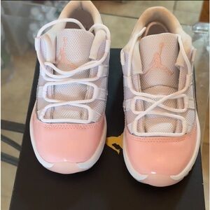 Air Jordan 11 Retro Low TD “ Legend Pink “